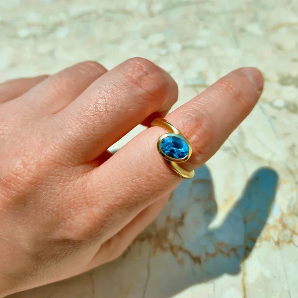 From Yellow to Blue: A Journey into the Colors of Gold