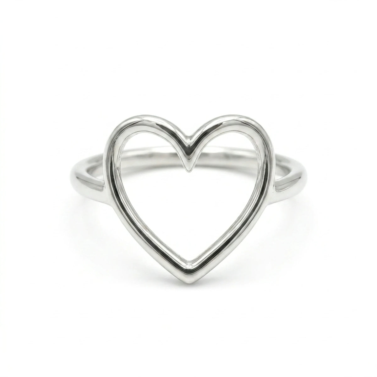 Sara Grace Jewelry - Foto Prodotto Anello Cuore Su Sfondo Bianco