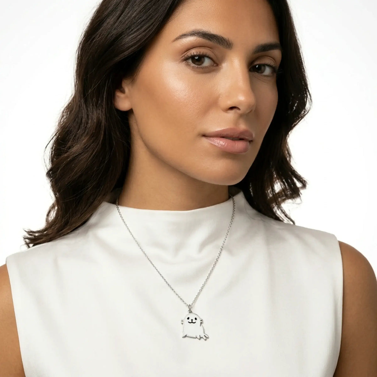 Sara Grace Jewelry - Foto Prodotto Ciondolo Fochina Argento 925 Indossato con Catenina 40 cm