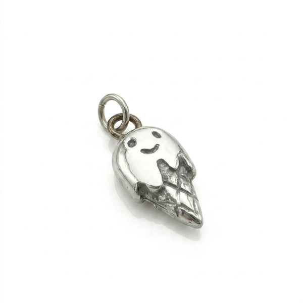 Sara Grace Jewelry - Foto Prodotto Ciondolo Gelato Su Sfondo Bianco