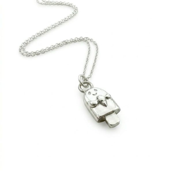 Sara Grace Jewelry - Foto Prodotto Ciondolo Ghiacciolo Su Sfondo Bianco