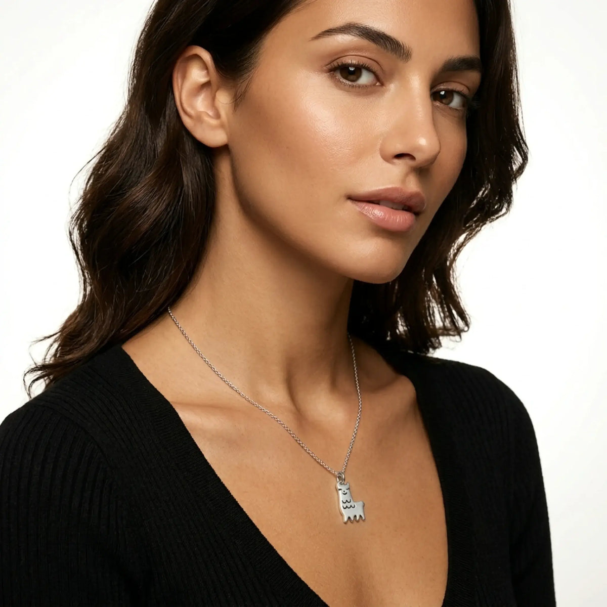Sara Grace Jewelry - Foto Prodotto Ciondolo Lama Argento 925 Indossato con Catenina 45 cm