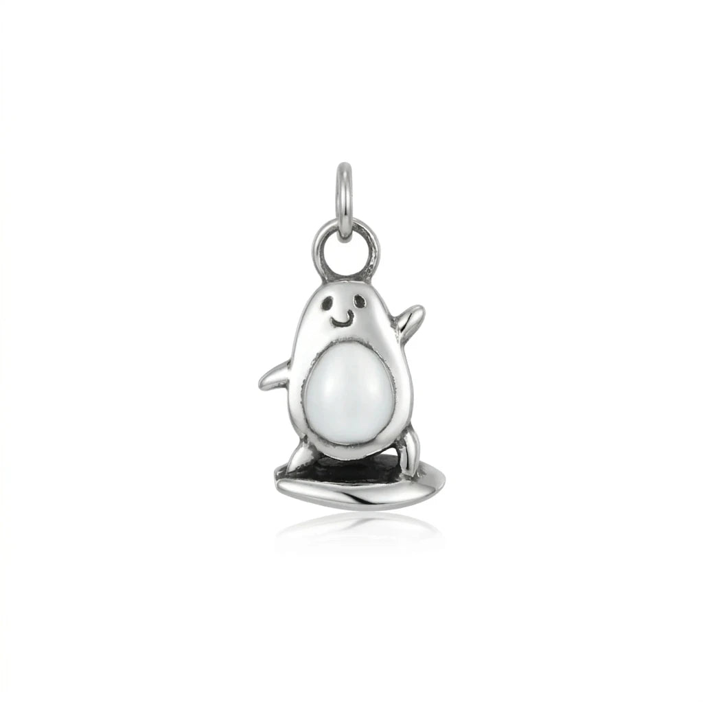 Sara Grace Jewelry - Foto Prodotto Ciondolo Surfavocado Su Sfondo Bianco