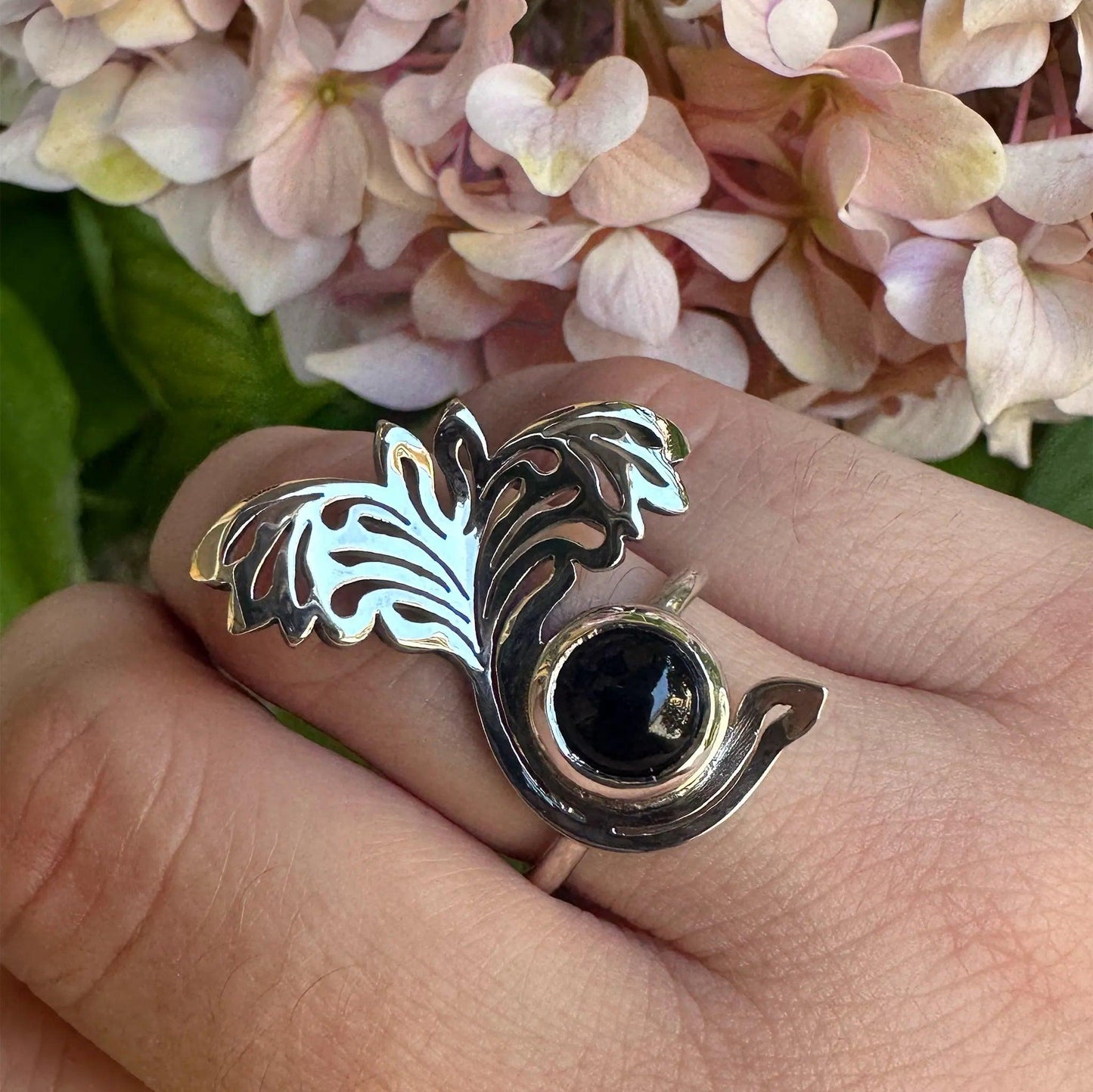 anello manta argento 925 con pietra indossato 2