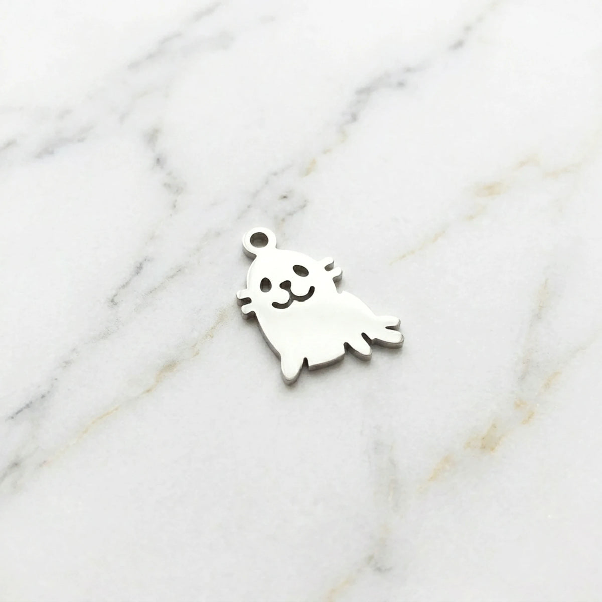 Sara Grace Jewelry orecchini artigianali in argento 925 a forma di foca – gioiello fatto a mano