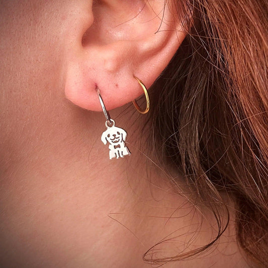orecchino argento 925 a forma di animale labrador indossato