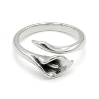 Sara Grace Jewelry - Foto Prodotto Anello Calla Su Sfondo Bianco
