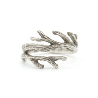Sara Grace Jewelry - Foto Prodotto Anello Corallo Su Sfondo Bianco
