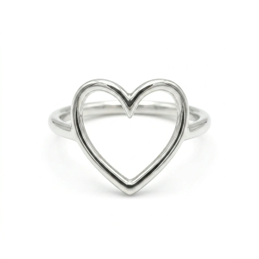 Sara Grace Jewelry - Foto Prodotto Anello Cuore Su Sfondo Bianco