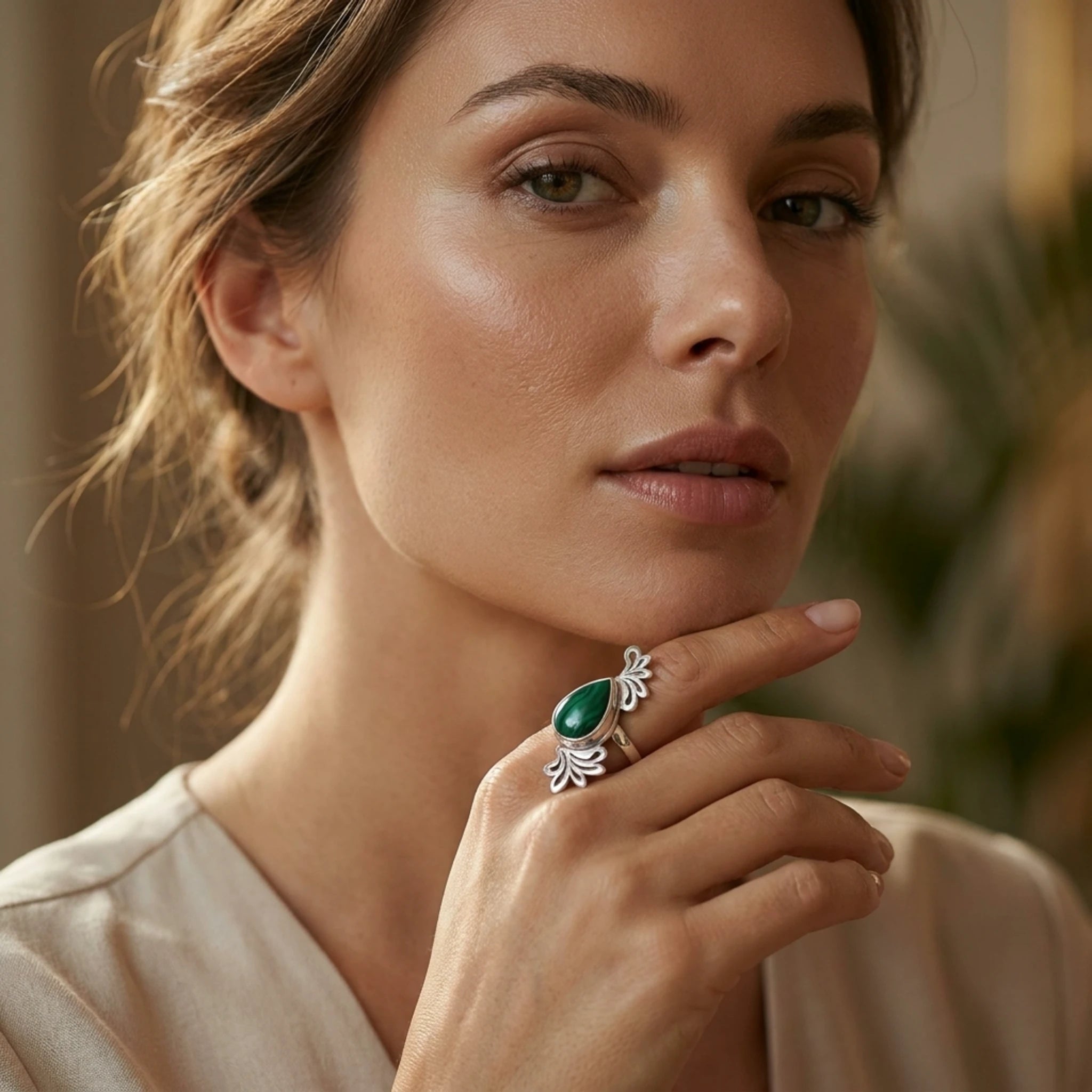 Sara Grace Jewelry - Foto Prodotto Anello Foglia Argento 925 Indossato