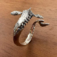 Sara Grace Jewelry anello 3D in argento 925 carpa koi dettaglio retro – gioiello artigianale 