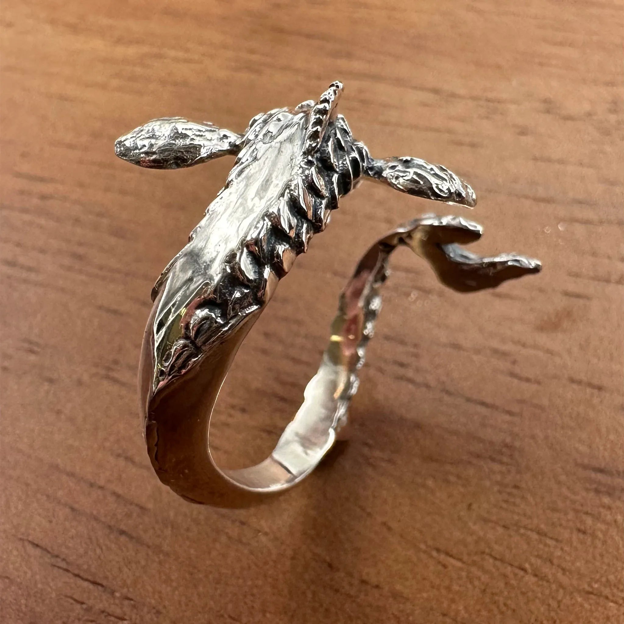 Sara Grace Jewelry anello 3D in argento 925 carpa koi dettaglio retro – gioiello artigianale 