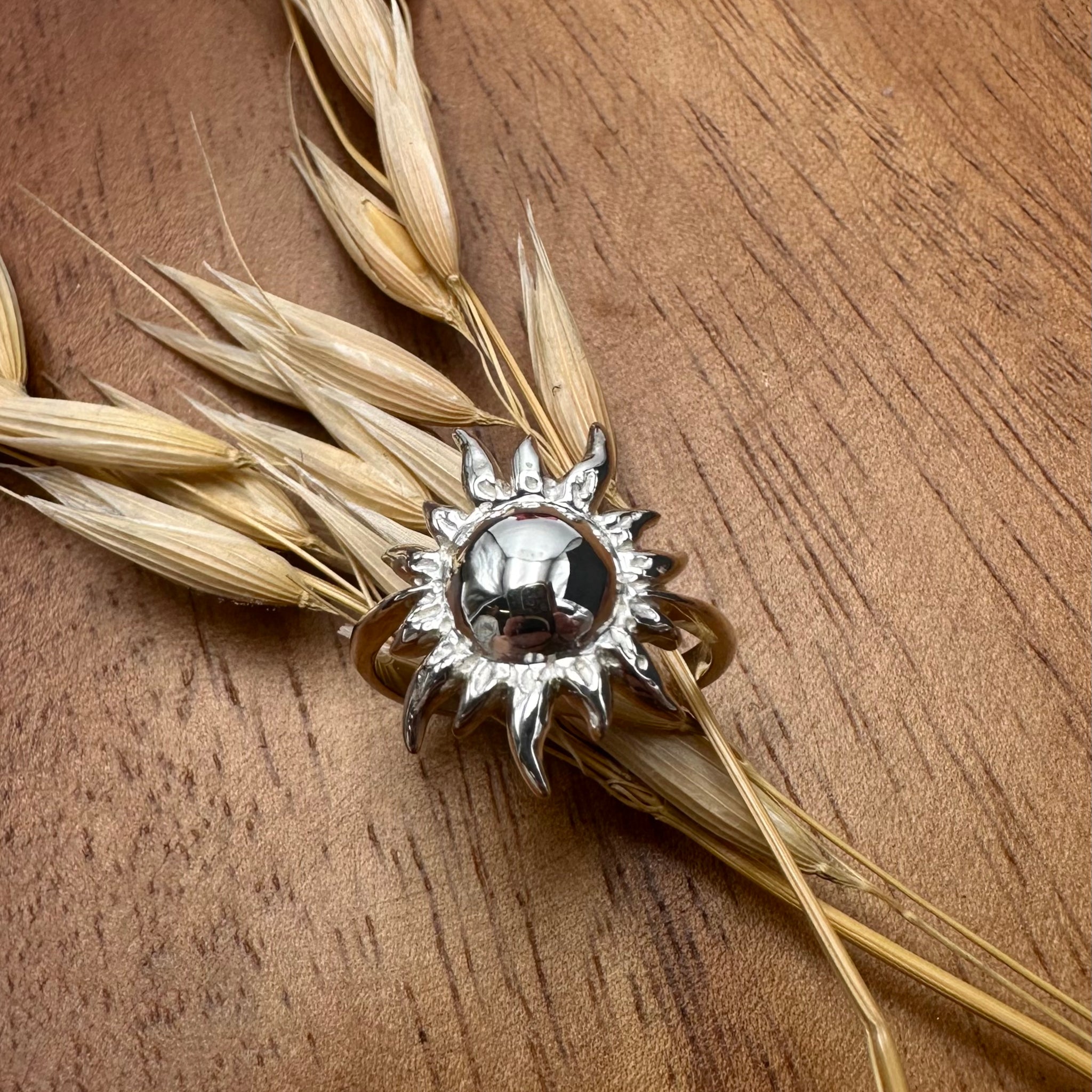 Sara Grace Jewelry anello in argento 925 sole su spiga di grano – gioiello estivo artigianale 