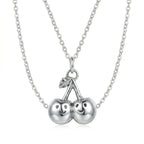 Sara Grace Jewelry - Foto Prodotto Ciondolo Ciliegine Su Sfondo Bianco