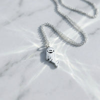 Sara Grace Jewelry ciondolo artigianale in argento 925 a forma di delfino – gioiello fatto a mano
