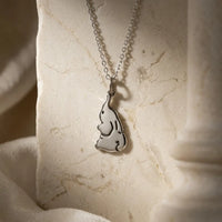 Sara Grace Jewelry ciondolo artigianale in argento 925 a forma di elefante – gioiello fatto a mano posizione laterale