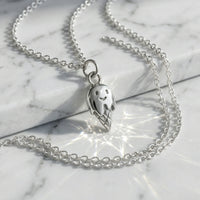 Sara Grace Jewelry ciondolo in argento 925 cono gelato dettaglio artigianale – gioiello estivo vista laterale