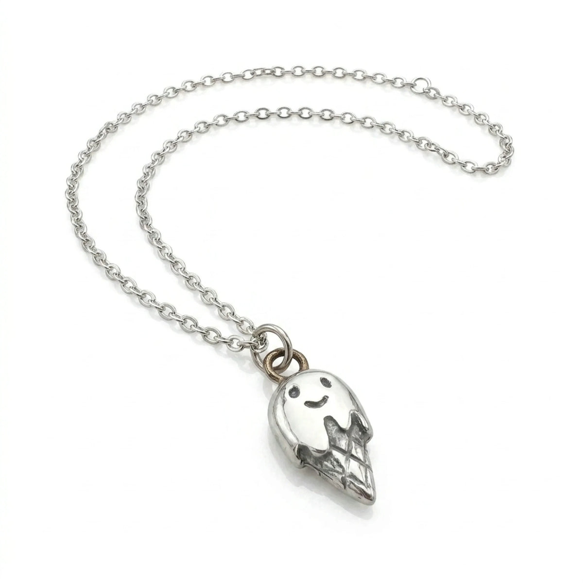 Sara Grace Jewelry - Foto Prodotto Ciondolo Gelato Su Sfondo Bianco