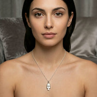 Sara Grace Jewelry - Foto Prodotto Ciondolo Ghiacciolo Argento 925 Indossato con Catenina 45 cm
