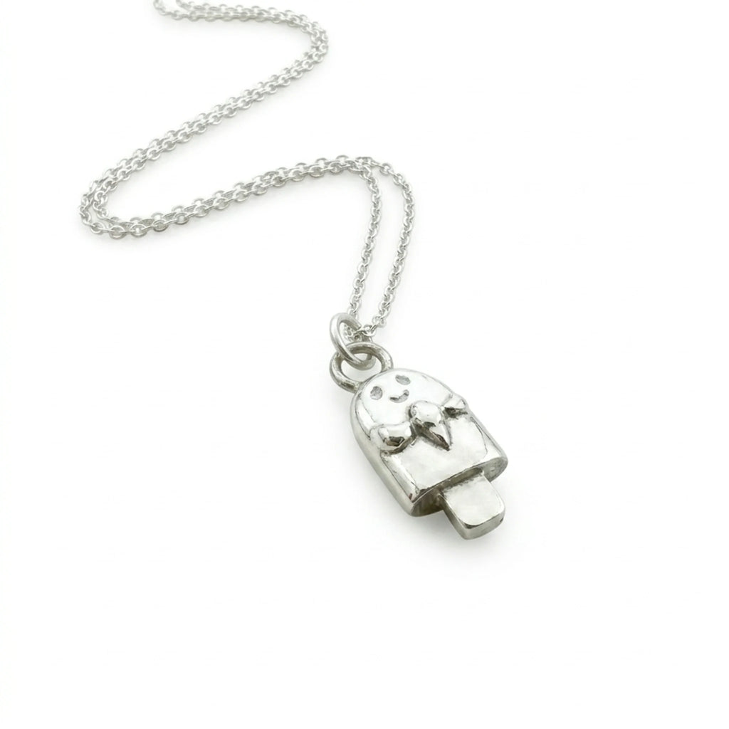 Sara Grace Jewelry - Foto Prodotto Ciondolo Ghiacciolo Su Sfondo Bianco