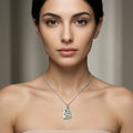 Sara Grace Jewelry - Foto Prodotto Ciondolo Gufo Argento 925 Indossato con Catenina 40 cm