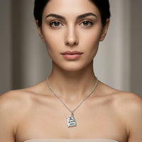 Sara Grace Jewelry - Foto Prodotto Ciondolo Gufo Argento 925 Indossato con Catenina 40 cm