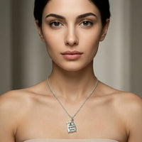 Sara Grace Jewelry - Foto Prodotto Ciondolo Gufo Argento 925 Indossato con Catenina 45 cm