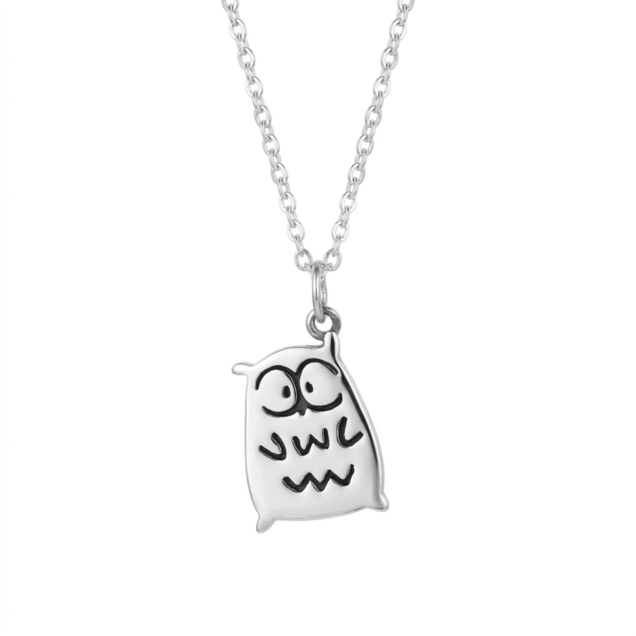 Sara Grace Jewelry - Foto Prodotto Ciondolo Gufo Su Sfondo Bianco