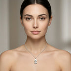 Sara Grace Jewelry - Foto Prodotto Ciondolo Labrador Argento 925 Indossato con Catenina 40 cm