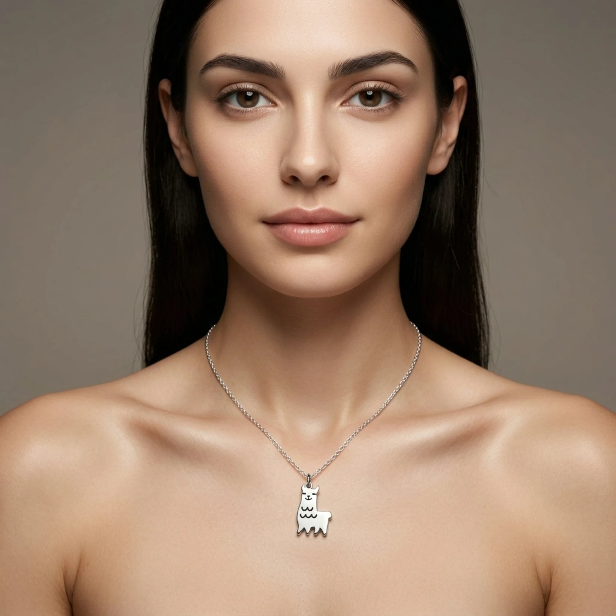 Sara Grace Jewelry - Foto Prodotto Ciondolo Lama Argento 925 Indossato con Catenina 40 cm