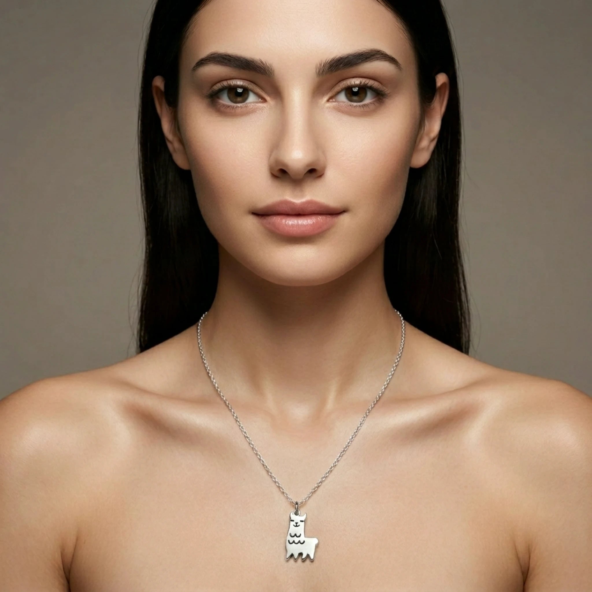 Sara Grace Jewelry - Foto Prodotto Ciondolo Lama Argento 925 Indossato con Catenina 45 cm