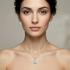 Sara Grace Jewelry - Foto Prodotto Ciondolo Pinguino Argento 925 Indossato con Catenina 40 cm