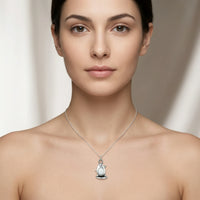 Sara Grace Jewelry - Foto Prodotto Ciondolo Surfavocado Argento 925 Indossato con Catenina 40 cm
