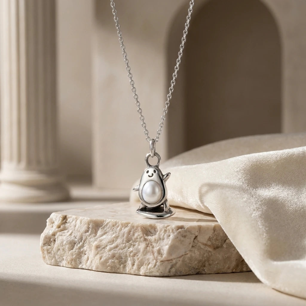 Sara Grace Jewelry ciondolo artigianale in argento 925 avocado che fa surf – gioiello divertente fatto a mano