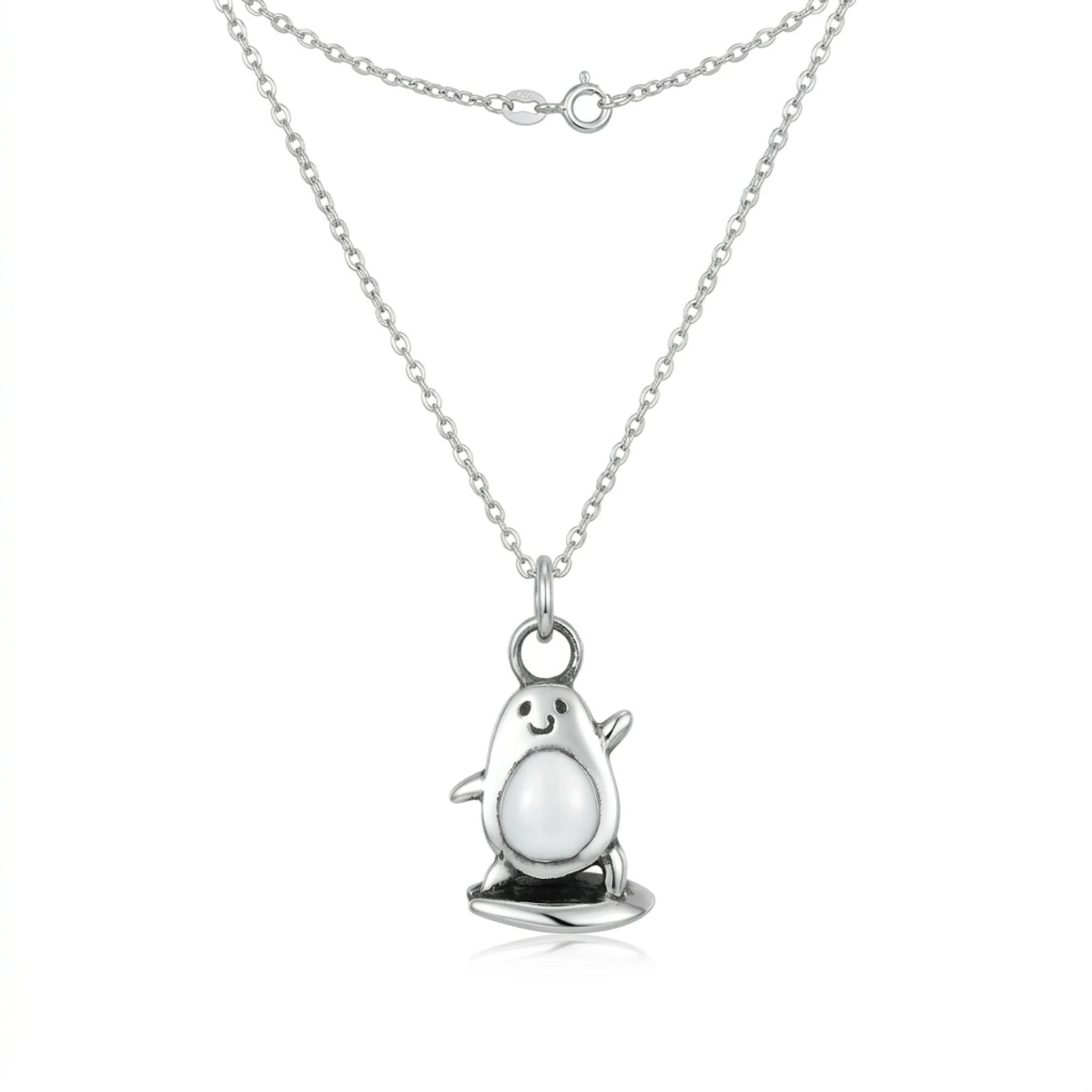 Sara Grace Jewelry - Foto Prodotto Ciondolo Surfavocado Su Sfondo Bianco
