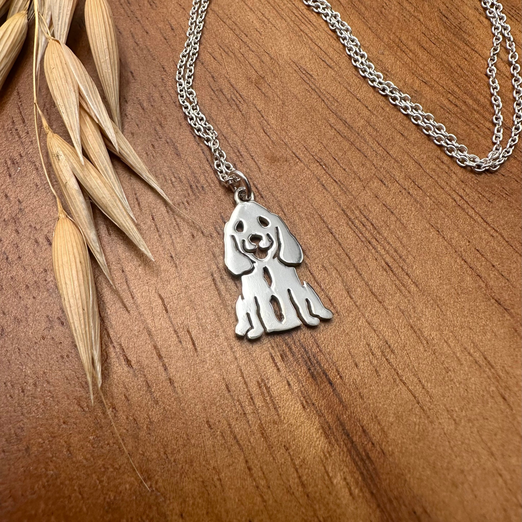 Sara Grace Jewelry ciondolo artigianale in argento 925 a forma di cocker spaniel – gioiello fatto a mano