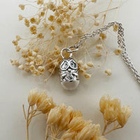 Sara Grace Jewelry ciondolo artigianale in argento 925 gufo stilizzato – gioiello fatto a mano