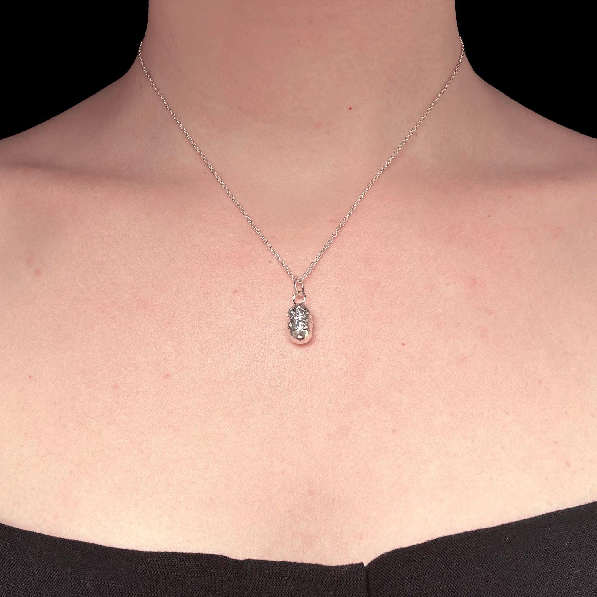 Sara Grace Jewelry ciondolo in argento 925 gufo stilizzato con catenina 40 cm – gioiello artigianale 