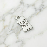 Sara Grace Jewelry orecchini artigianali in argento 925 a forma di panda – gioiello fatto a mano vista laterale