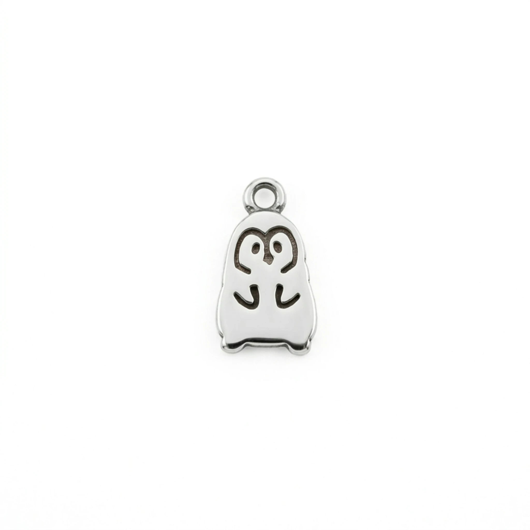 Sara Grace Jewelry - Foto Prodotto Orecchino Pinguino Su Sfondo Bianco